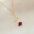 BUĞZ Kırmızı Gül Figürlü Kolye