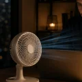 BUĞZ Masaüstü Mini Fan Sessiz Çalışan 2 Hızlı Otomatik Salınımlı Fan