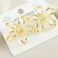BUĞZ Papatya Metal Küpe