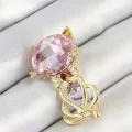 BUĞZ Pembe Zirkon Taşlı Kap Detaylı Kedi Figürlü Gold Renk Kadın Broş