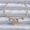 BUĞZ Pirinç Altın Renk Zirkon Taşlı Yonca Model Charm Bileklik
