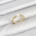 BUĞZ Pirinç Gold Renk Göbek İnci Model Kadın Yüzük