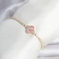 BUĞZ Pirinç Gold Renk Pembe Zirkon Taşlı Yonca Model Su Yolu Kadın Bileklik