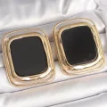 BUĞZ Pirinç Gold Renk Siyah Mineli Kare Model Kadın Küpe