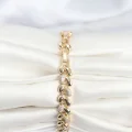 BUĞZ Pirinç Gold Renk VIP Seri Sarmal Damla Model Zirkon Taşlı Kadın Bileklik - BUĞZ