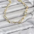 BUĞZ Pirinç Gold Renk Zirkon Taşlı Çiçek Model Kadın Bileklik