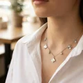 BUĞZ Pirinç Gümüş Renk Zirkon Taşlı Yonca Model Kadın Kolye - BUĞZ