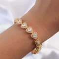 BUĞZ Pirinç Vip Seri Gold Renk Zirkon Taşlı Kalp Model Bileklik