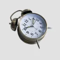 BUĞZ Retro Tarz Bronz Dekoratif Masa Saati Metal Gövde Yüksek Sesli Alarm - BUĞZ