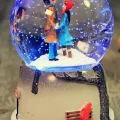 BUĞZ Sevgili figürlü temalı ışıklı kar küresi 6 cm dekoratif hediyelik süs eşyası - Hobi & Eğlence