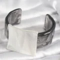BUĞZ Siyah Mermer Desen Akrilik Plastik Gümüş Kare Plaka Model Vintage Kadın Bilezik