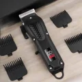  Suya Dayanıklı Tıraş Makinesi Keskin Bıçaklı Dijital Göstergeli Şarjlı