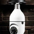  Wifi Kamera Duylu Ampul Görünümlü 360 Derece Dönebilen Ev Kamerası