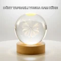 BUĞZ Yonca Figürlü Cam Küre USB Işıklı Ahşap Tabanlı Dekoratif Masa Lambası
