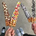 Genel Ürün Kare Waffle Makinesi Çubuklu Çam