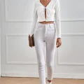 Kadın Beyaz Uzun Kollu Önden Bağlama Detaylı Crop Top Bluz
