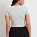 Kadın Beyaz Yuvarlak Yaka Yarım Kol Crop Top Bluz