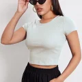 Kadın Beyaz Yuvarlak Yaka Yarım Kol Crop Top Bluz