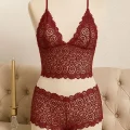 Kadın Bordo Dantel Bralet Şort Takımı – Asil ve Sofistike İç Giyim