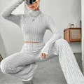 Kadın Gri Çizgili Boğazlı Crop Top ve Yüksek Bel Pantolon Takım