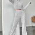 Kadın Gri Çizgili Boğazlı Crop Top ve Yüksek Bel Pantolon Takım