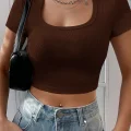 Kadın Kahverengi Yarım Kol Düz Yaka Crop Top Bluz