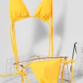 Kadın Sarı Yandan Bağlamalı Tangalı Üçgen Bikini Mayo Takımı