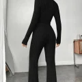 Kadın Siyah Boğazlı Crop Top ve Yüksek Bel Eşofman Takımı Spor Şık Kombin