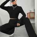 Kadın Siyah Boğazlı Crop Top ve Yüksek Bel Eşofman Takımı Spor Şık Kombin