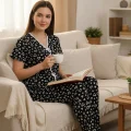 Kadın Siyah Kalp Desenli Fiyonklu Kısa Kollu Uzun Pijama Takımı