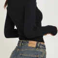 Kadın Siyah Kare Yaka Dantelli Uzun Kollu Crop Top Bluz