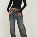 Kadın Siyah Kare Yaka Dantelli Uzun Kollu Crop Top Bluz