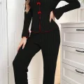 Kadın Siyah Kırmızı Biyeli ve Fiyonklu Uzun Kollu Mevsimlik Pijama Takımı