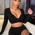 Kadın Siyah Uzun Kol Göğüs ve Göbek Dekolteli Fermuarlı Crop Top Bluz