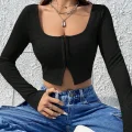 Kadın Siyah Uzun Kollu Agraflı Göğüs ve Göbek Dekolteli Crop Top Bluz