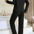 Kadın Siyah Uzun Kollu Fiyonklu Yuvarlak Yaka Mevsimlik Pijama Takımı