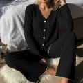 Premium Kadın Fitilli Pijama Takımı – Siyah Gold Biye Detaylı, Yumuşak Dokulu Ev Şıklığı