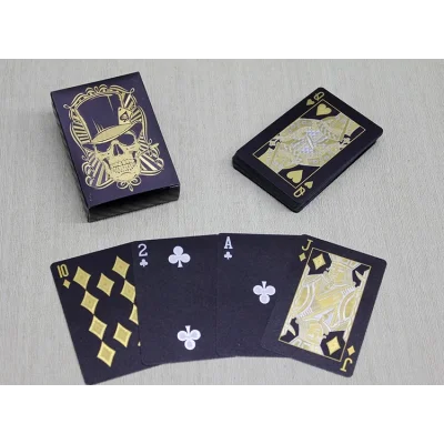 Altın Kurukafa Tasarımlı Siyah İskambil Oyun Kartı