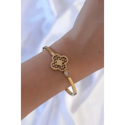 BUĞZ 316L Çelik Altın Renk Zirkon Taşlı Simli Yonca Kelepçe - Lisinya