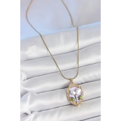 BUĞZ 316L Çelik Gold Renk Mor İncili Çiçek İşlemeli Portre Model Kadın Kolye - BUĞZ