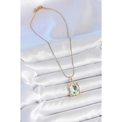 BUĞZ 316L Çelik Gold Renk Zincir Mavi Mineli Çiçek İşlemeli İnci Detay Portre Model Kadın Kolye - BUĞZ