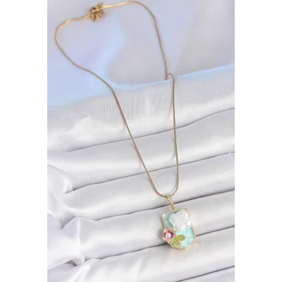 BUĞZ 316L Çelik Gold Renk Zincir Mavi Mineli İncili Çiçek İşlemeli Portre Model Kadın Kolye - BUĞZ