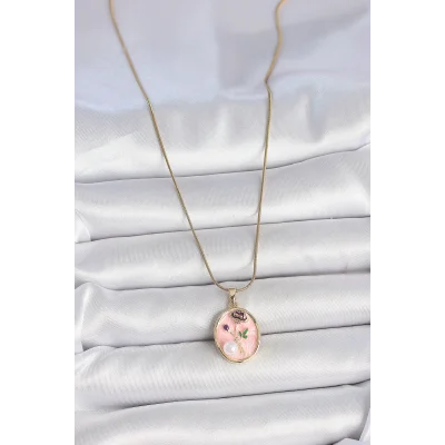 BUĞZ 316L Çelik Gold Renk Zincir Pembe Çiçek İşlemeli İnci Detay Portre Model Kadın Kolye - BUĞZ