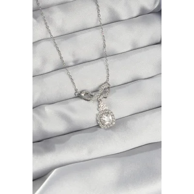 BUĞZ 316L Çelik Gümüş Renk Fiyonk Detay Zirkon Taşlı Tektaş Kolye