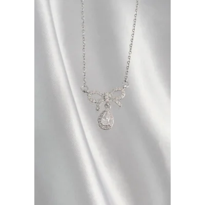 BUĞZ 316L Çelik Gümüş Renk Zirkon Taşlı Fiyonk Detay Damla Kolye - Lisinya