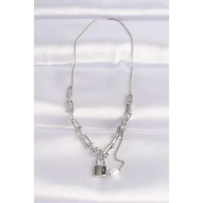 BUĞZ 316L Çelik Zincir Gümüş Renk Zincirli Love Yazılı Kilit Kolye - Lisinya