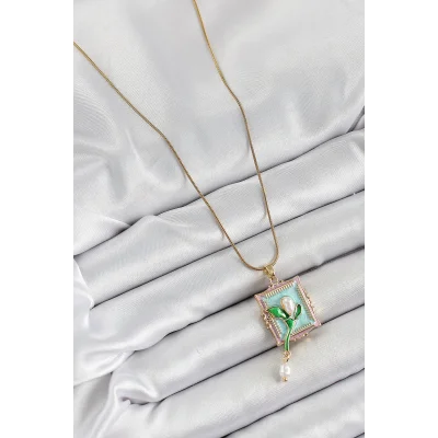 BUĞZ 316L Çelik Zincir Turkuaz Sanatsal Portre Sallantılı İnci Detaylı Lale Model Gold Renk Kadın Kolye - BUĞZ