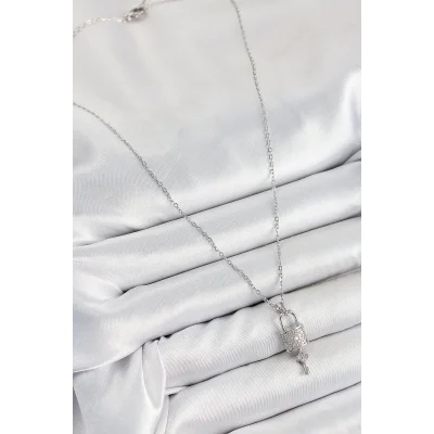 BUĞZ 316L Çelik Zirkon Taşlı Kilit Ve Sallantılı Anahtar Model Gümüş Renk Kadın Kolye - Lisinya