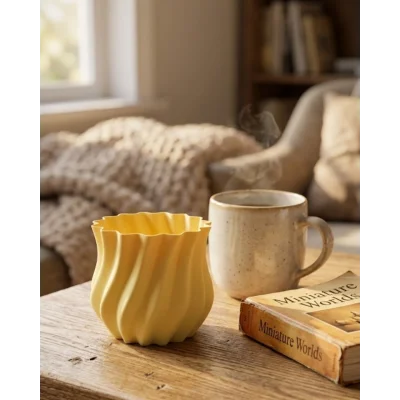 BUĞZ 3D Kıvrımlı Sarı Vazo Modern Dekoratif Ev Aksesuarı Şık Tasarım