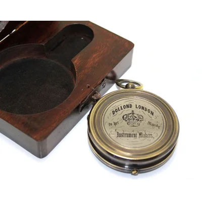 BUĞZ Ahşap Kutulu Üzeri Desenli Pirinç Pusula